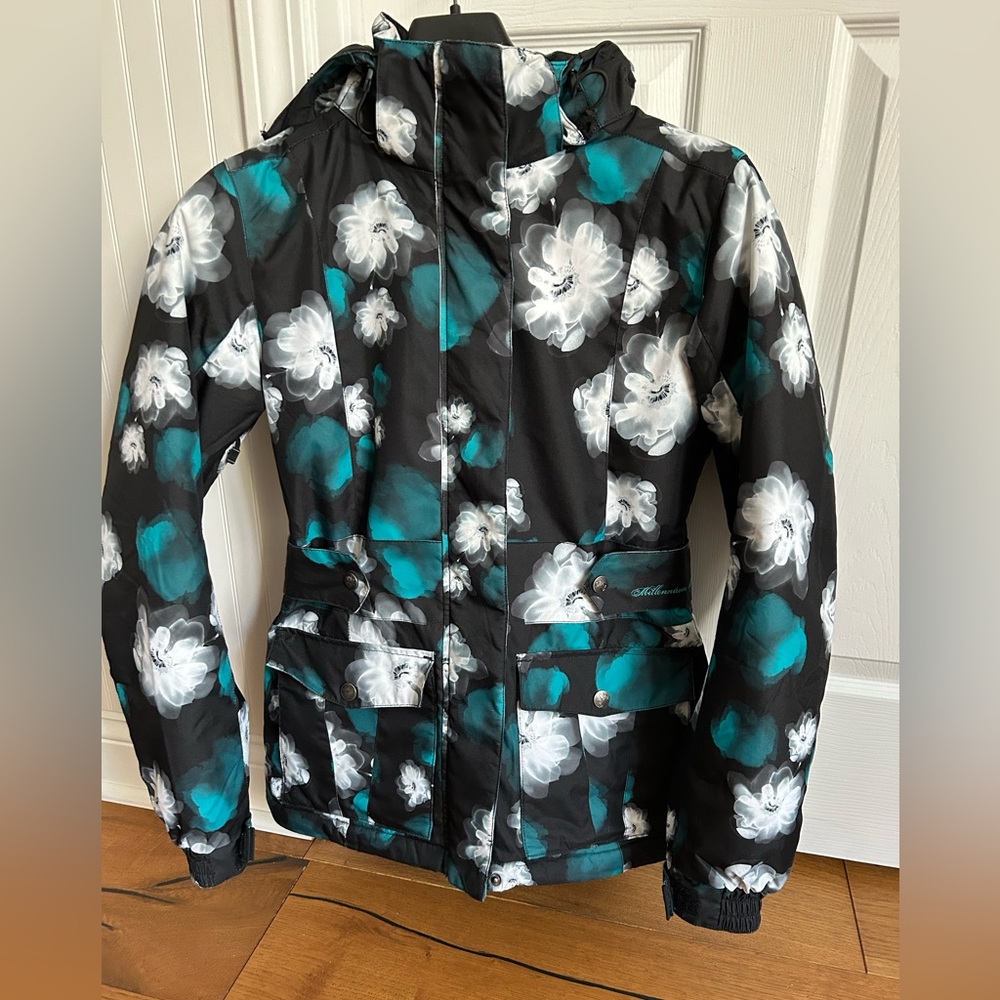 PERFECT WINTER JACKET - Picture 2 of 5